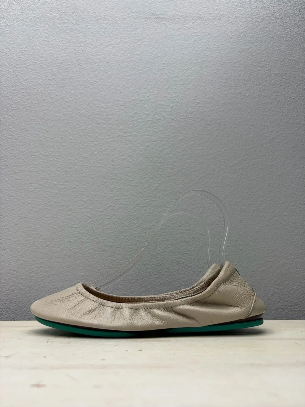 Tieks Feather Grey Leather Flats Size 6